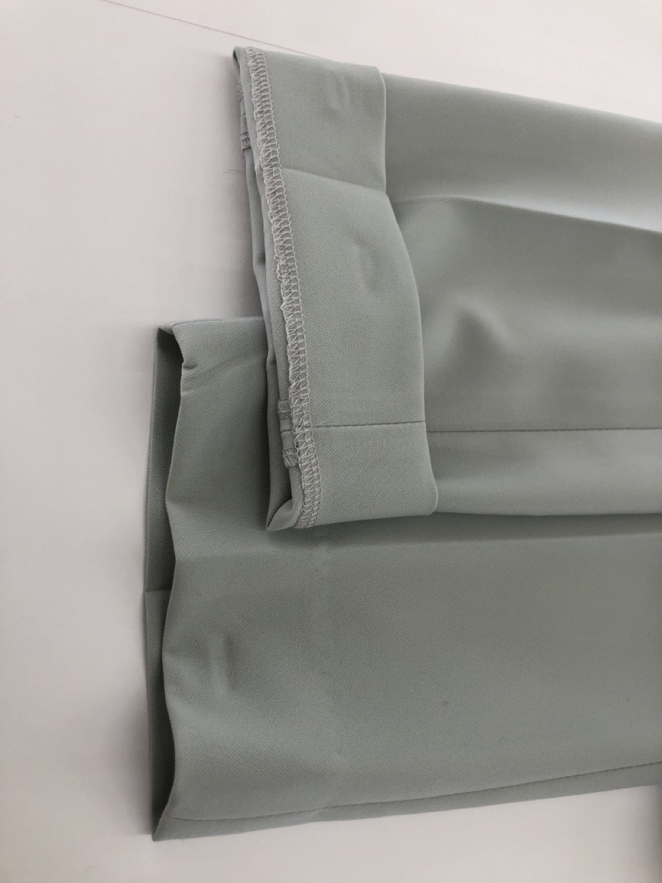 その他ボトムス eLLa センタープレスパンツ