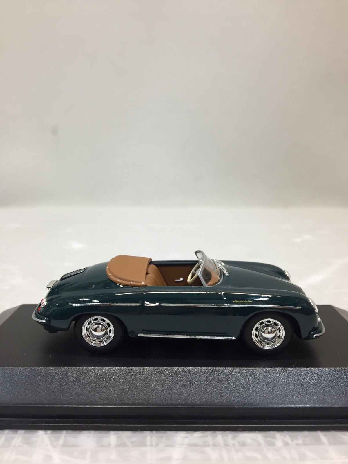 PMA 1/43 ポルシェ356A スピードスター 1956 スケールカー