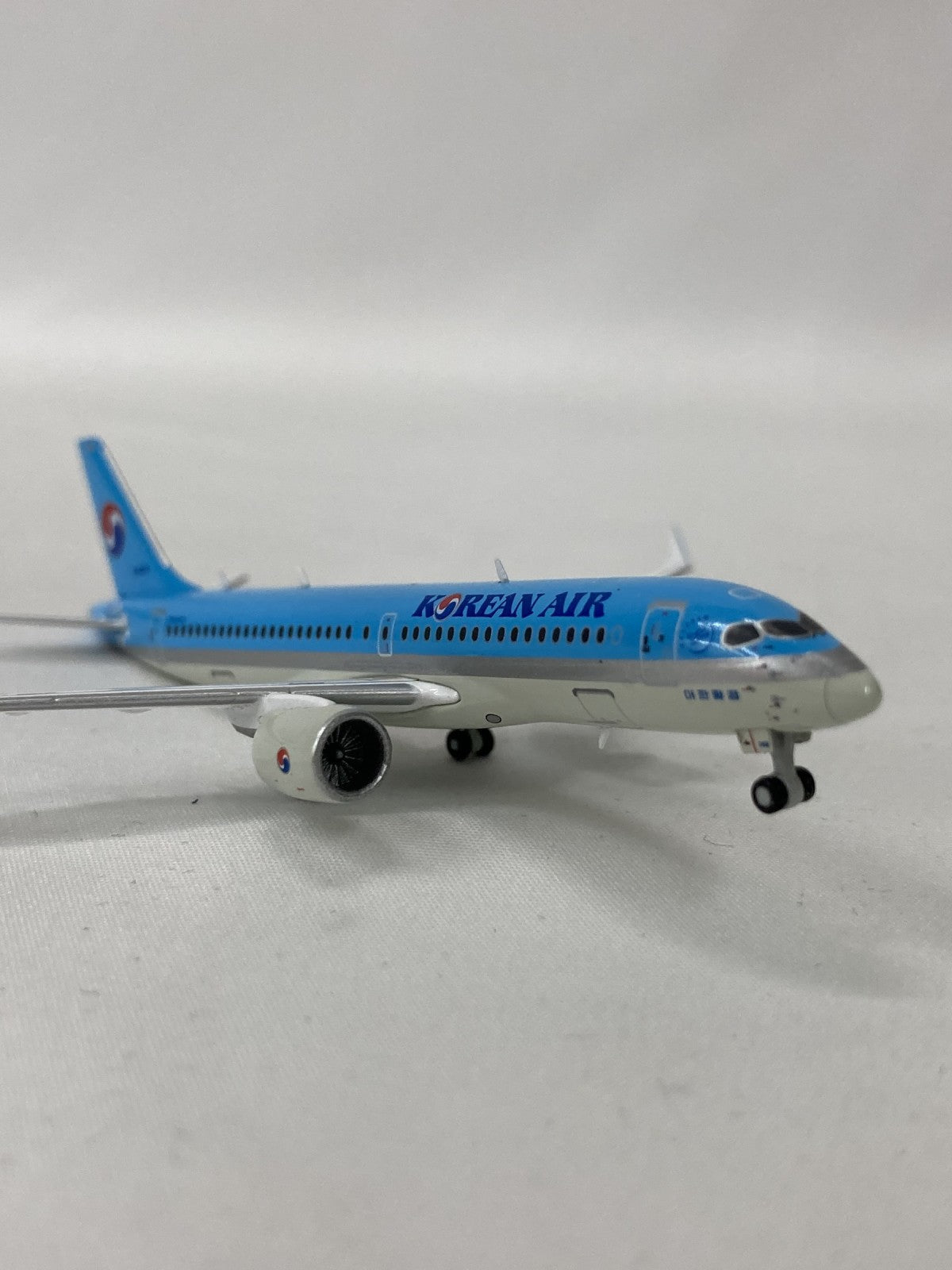 1/400 CS300 大韓航空 HL8092 その他小物
