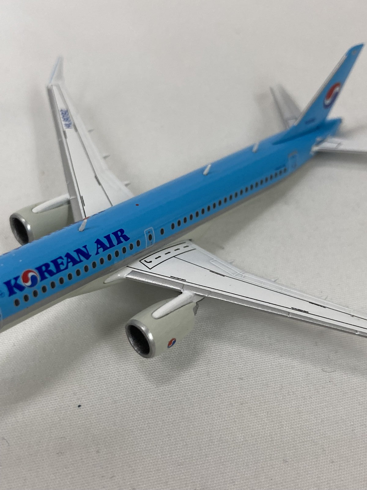 1/400 CS300 大韓航空 HL8092 その他小物