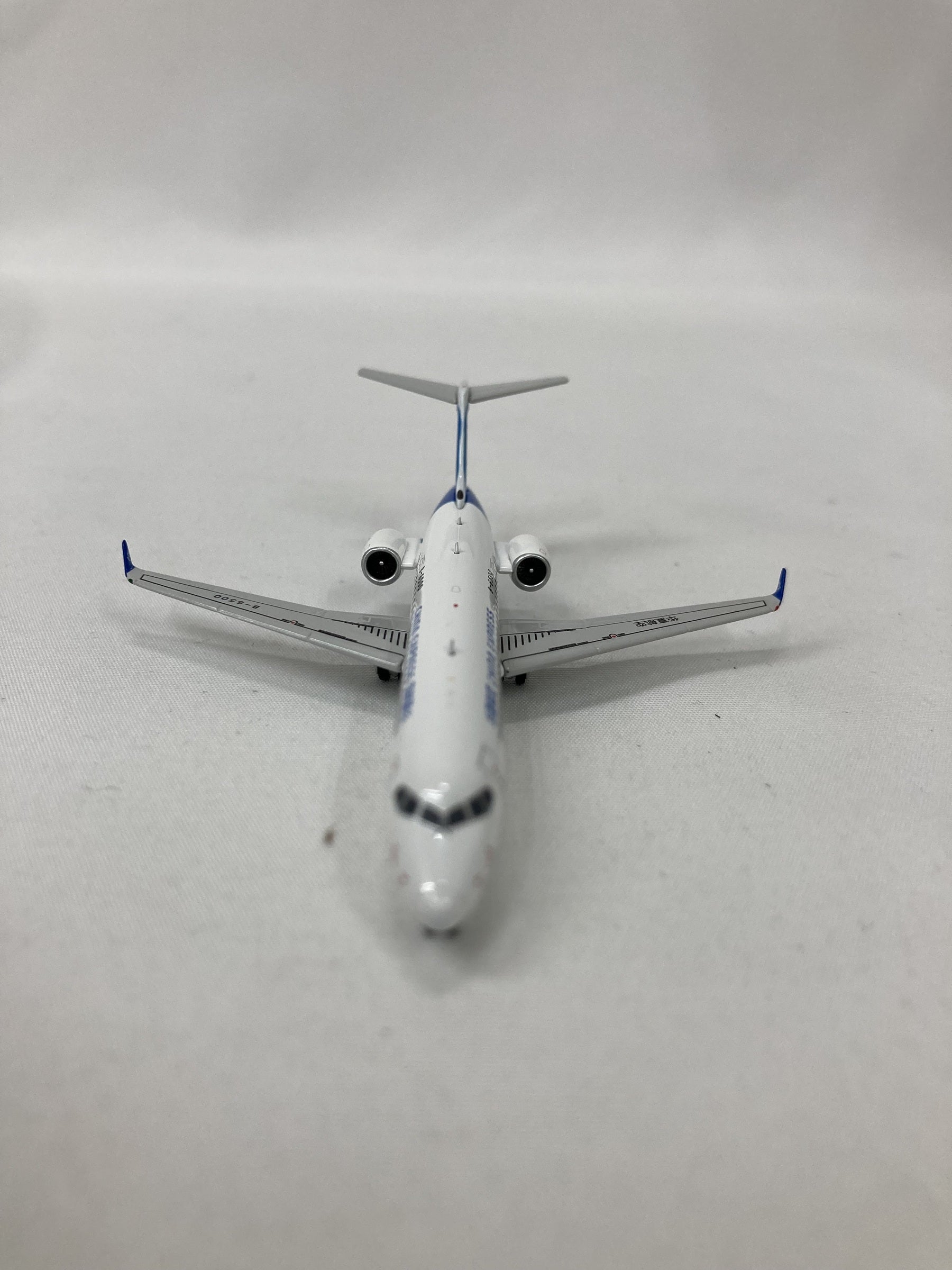 NG ARJ21-700 1/400 華夏航空 その他小物