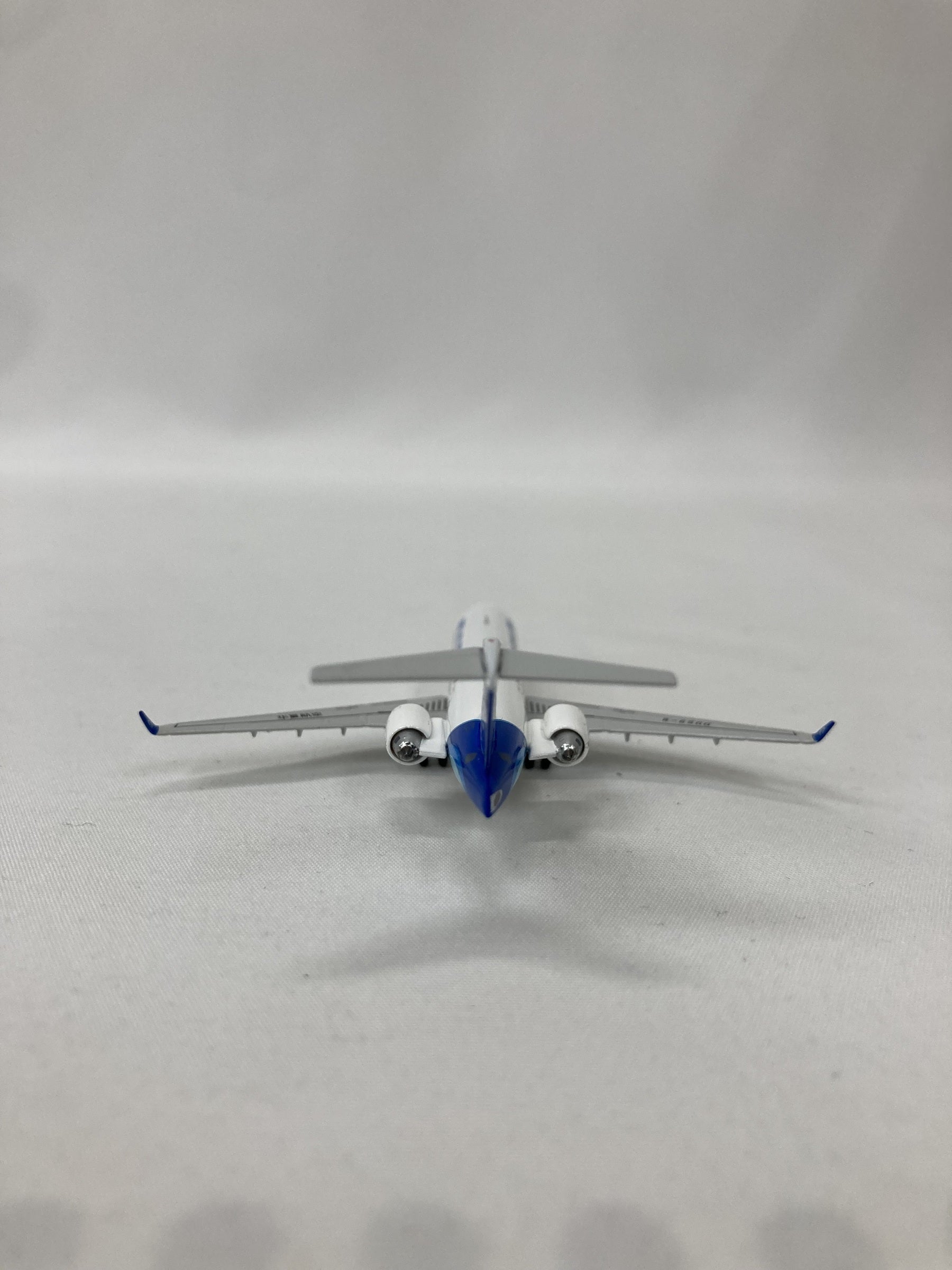NG ARJ21-700 1/400 華夏航空 その他小物