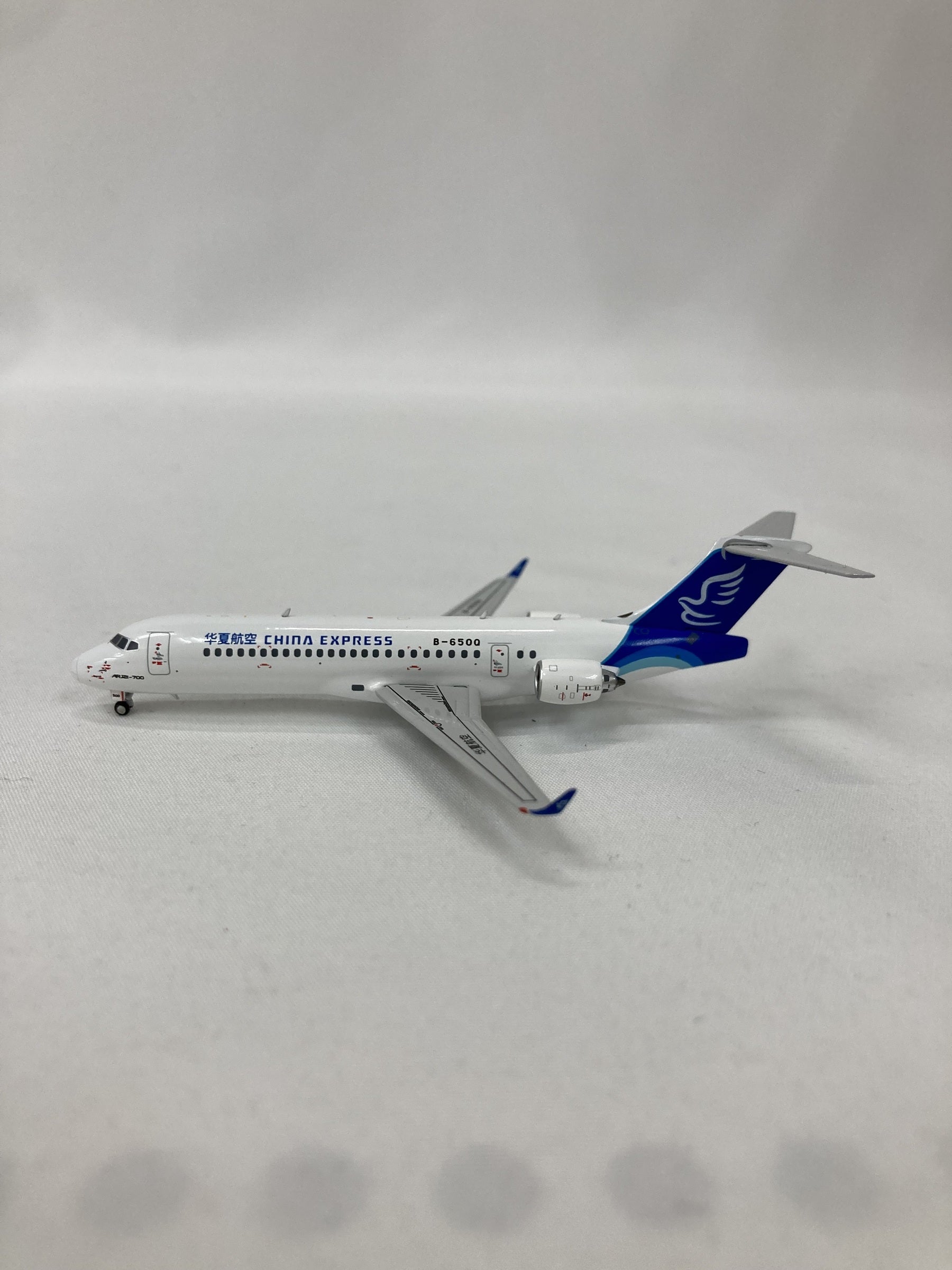 NG ARJ21-700 1/400 華夏航空 その他小物