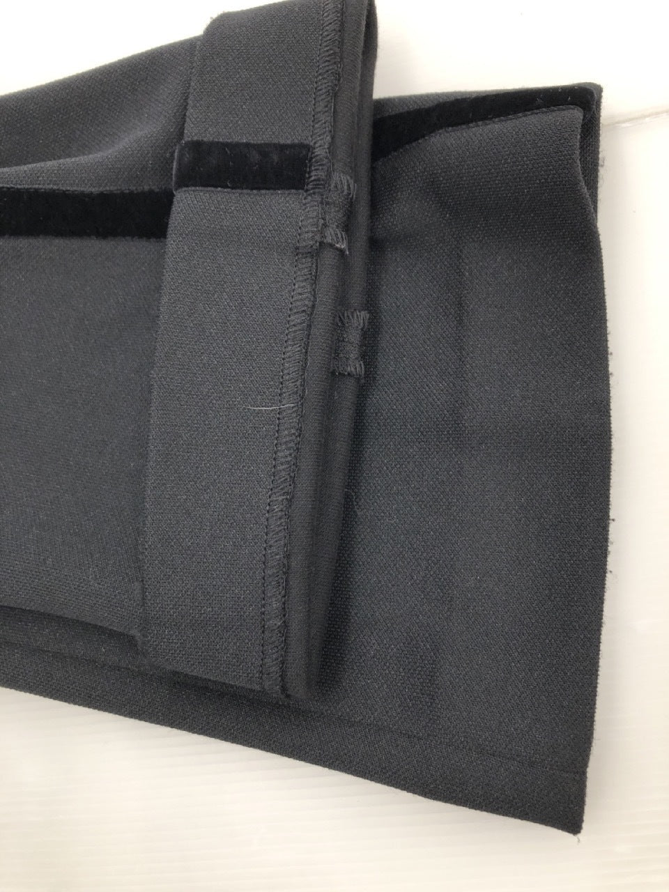 その他ボトムス MONCLER Side-stripe pleat-front trousers 40
