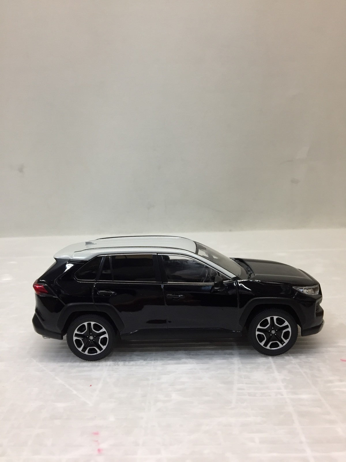 カラーサンプル 1/30 RAV4 アドベンチャー アッシュグレーxブラックマイカ カラーサンプル