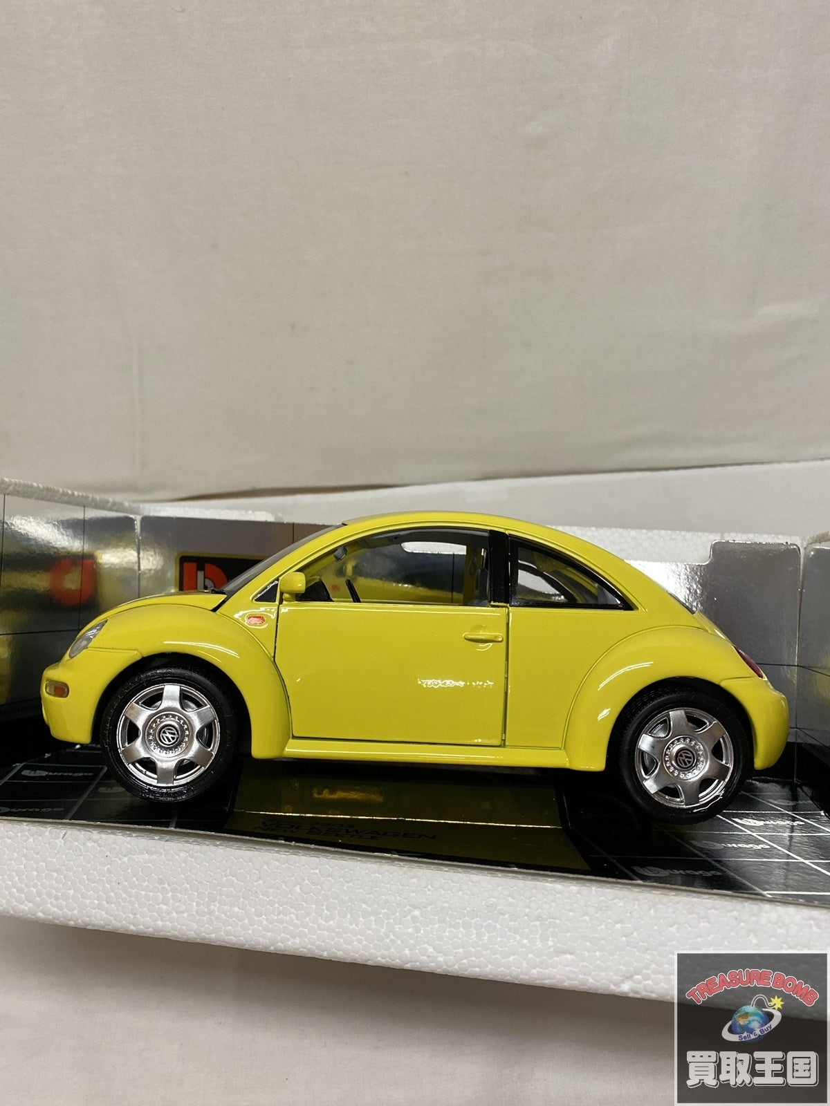 brago 1/18 VOLKSWAGEN NEW BEETLE 1998 スケールカー