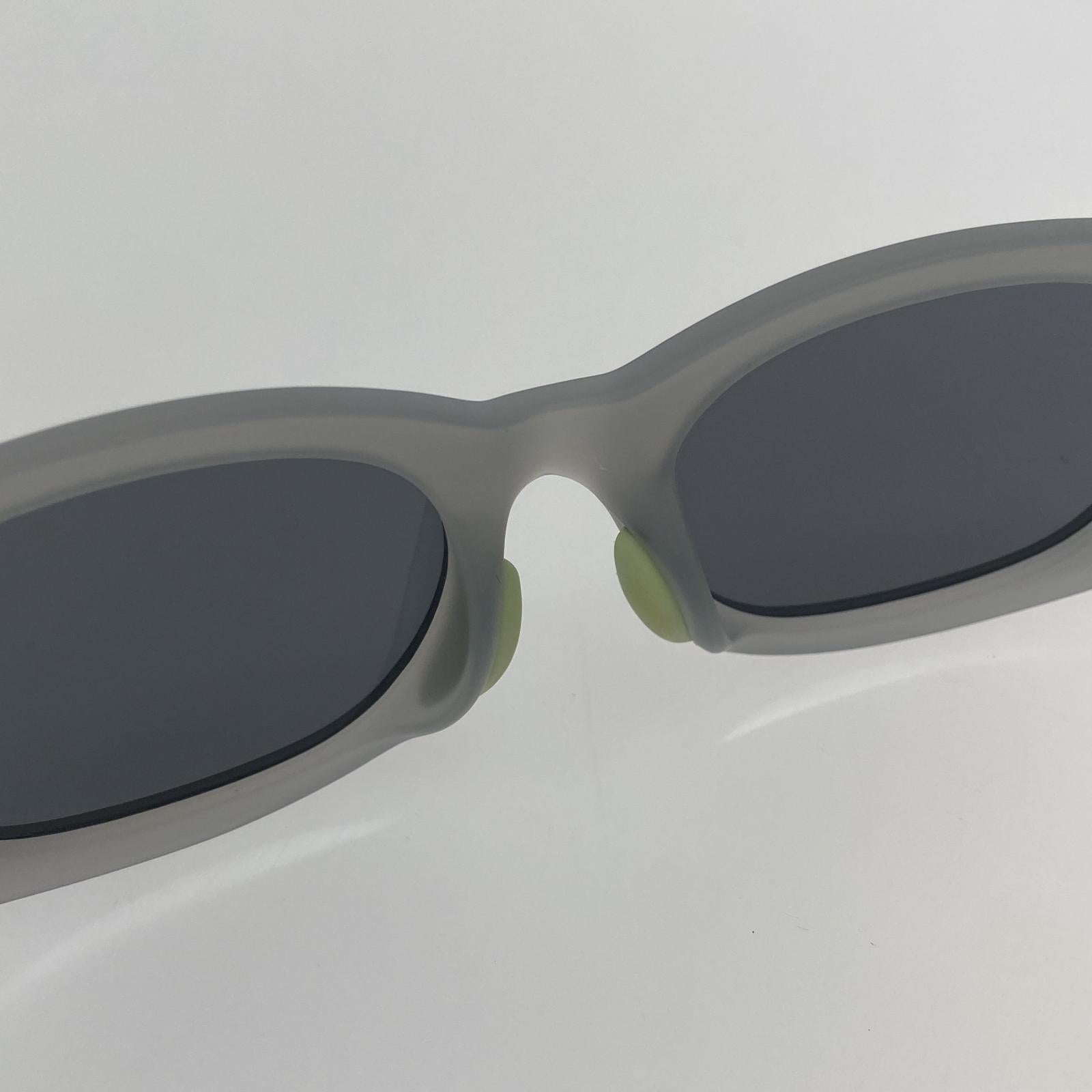 その他アクセサリー eyecu NRT サングラス グレー