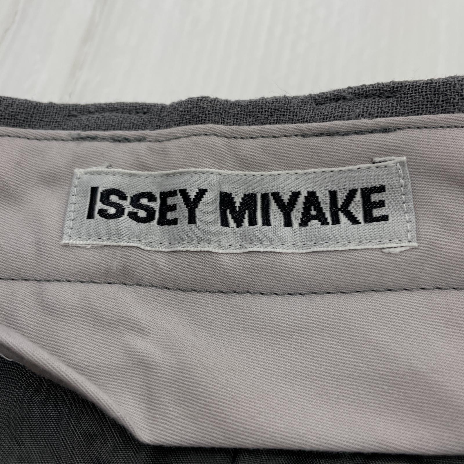 スカート ISSEY MIYAKE フロントスリットスカート S グレー