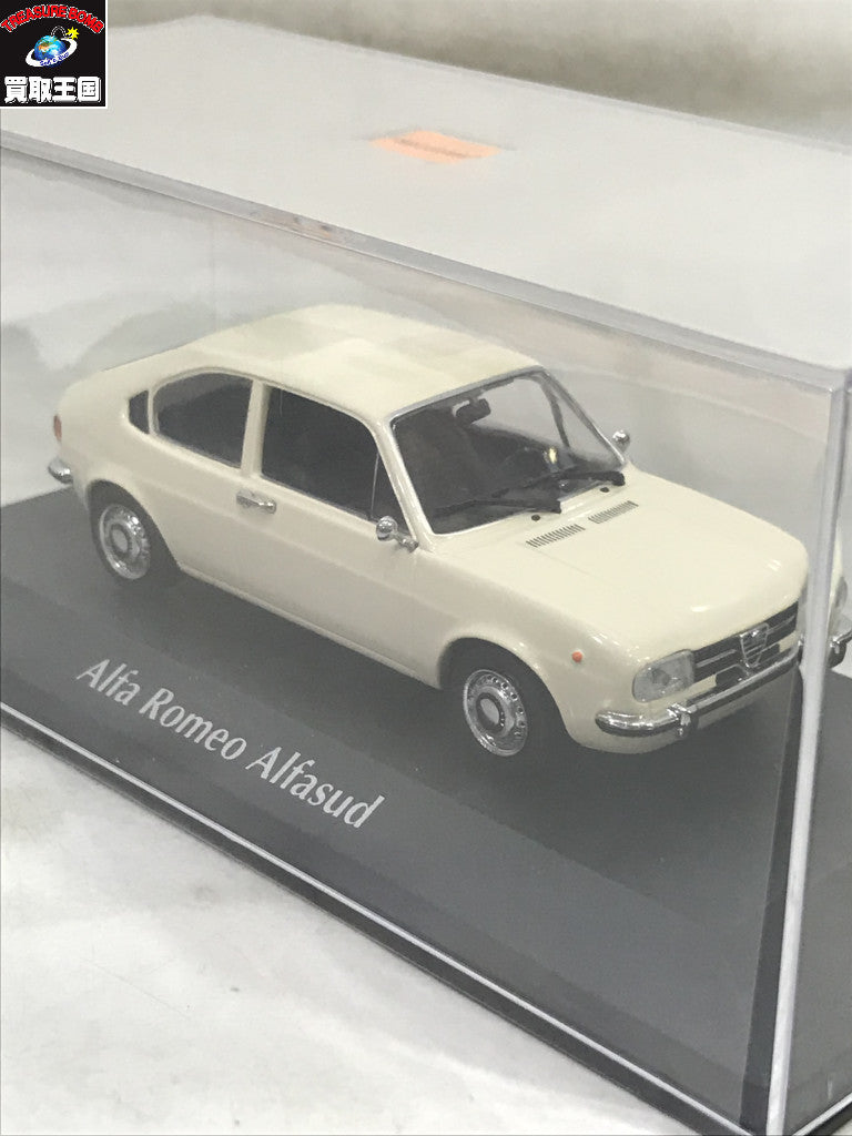MAXICHAMPS Alfa Romeo 1972 スケールカー