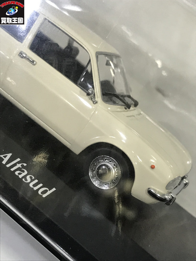 MAXICHAMPS Alfa Romeo 1972 スケールカー