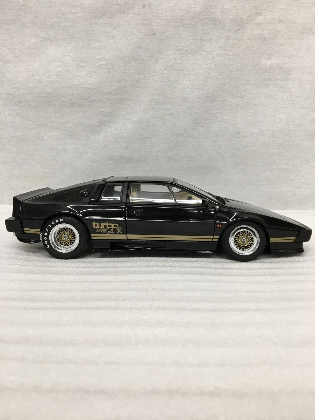 オートアート 1/18 ロータス エスプリ ターボ スケールカー