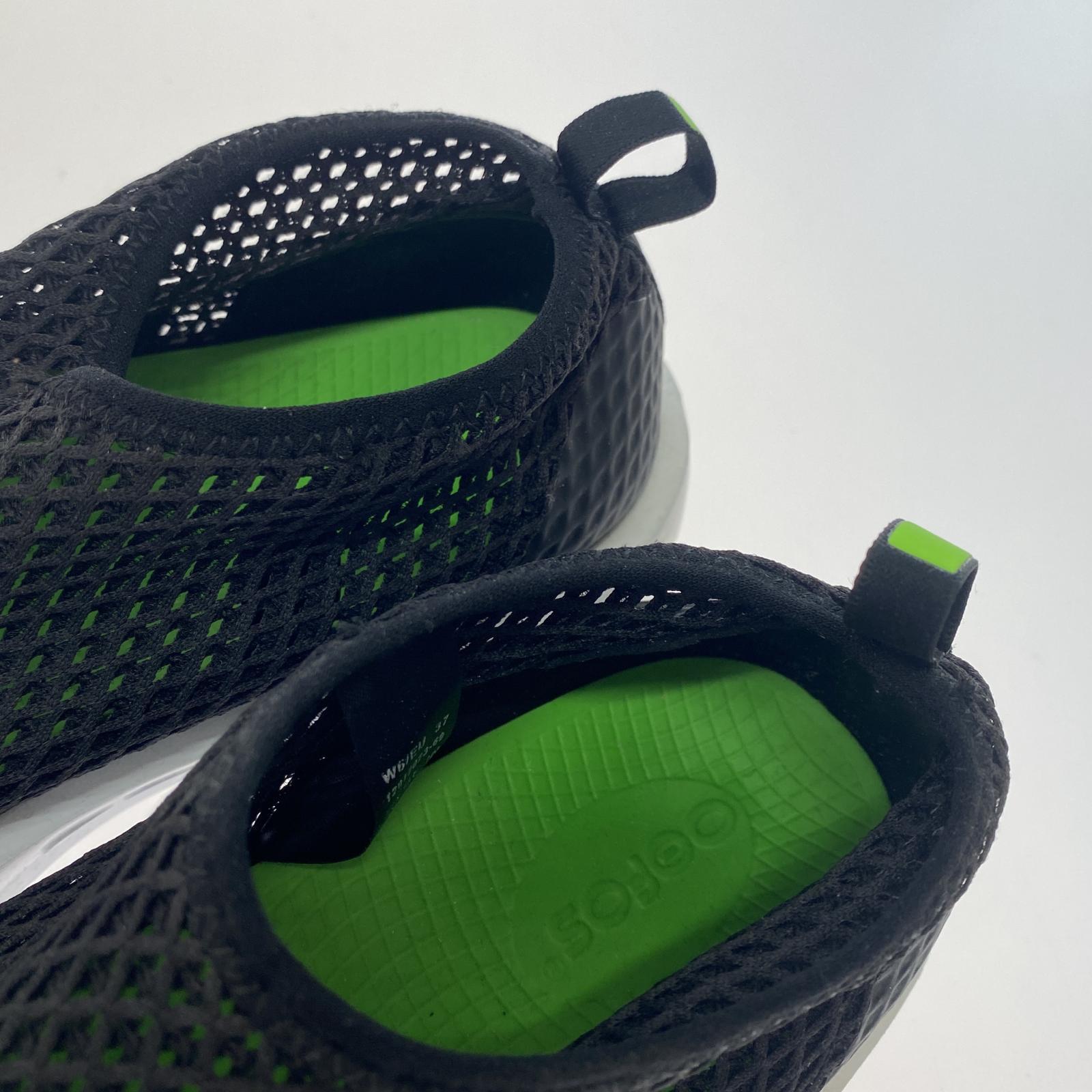 その他靴 OOFOS OOmega Chukka メッシュ リカバリーサンダル シューズ 37 黒 白 緑 23.5cm (US5 1/2 UK5 EU37)