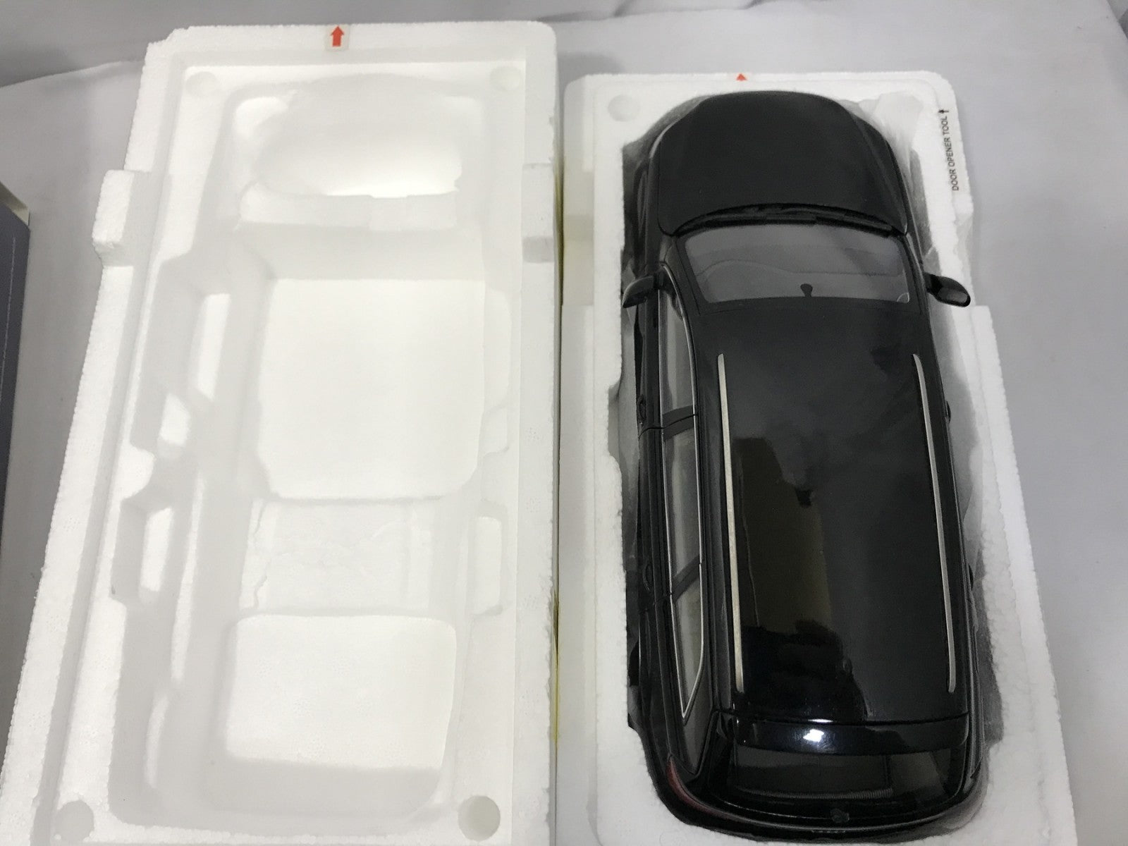 京商 1/18 AUDI Q7 FACELIFT TEIF BLACK スケールカー