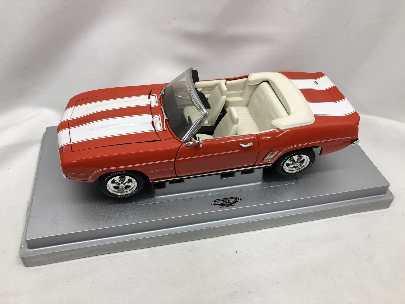 AMERICAN MUSCLE 1/18 1969 CHEVY CAMARO RS スケールカー