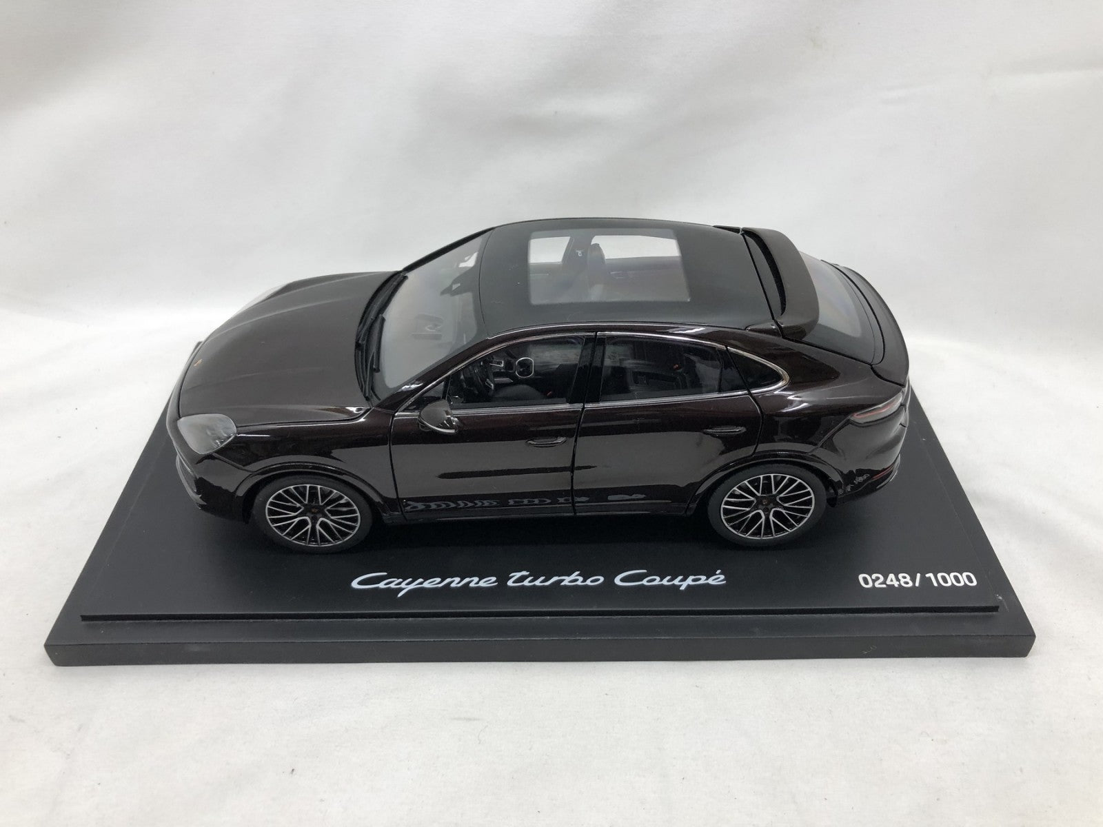NOREV 1/18 ポルシェ カイエン クーペ ターボ スケールカー