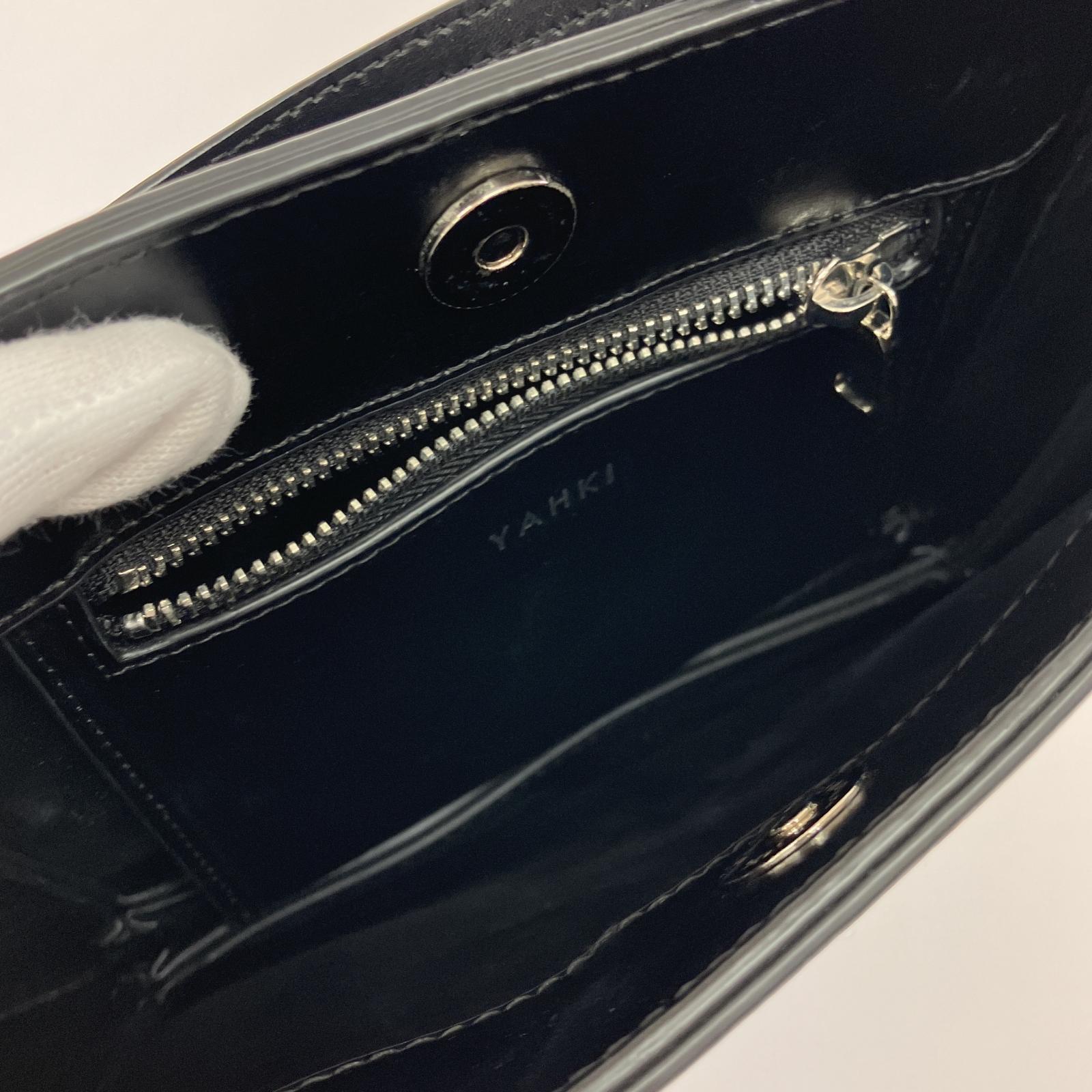 その他バッグ YAHKI レザーショルダーバッグ ブラック ブラック