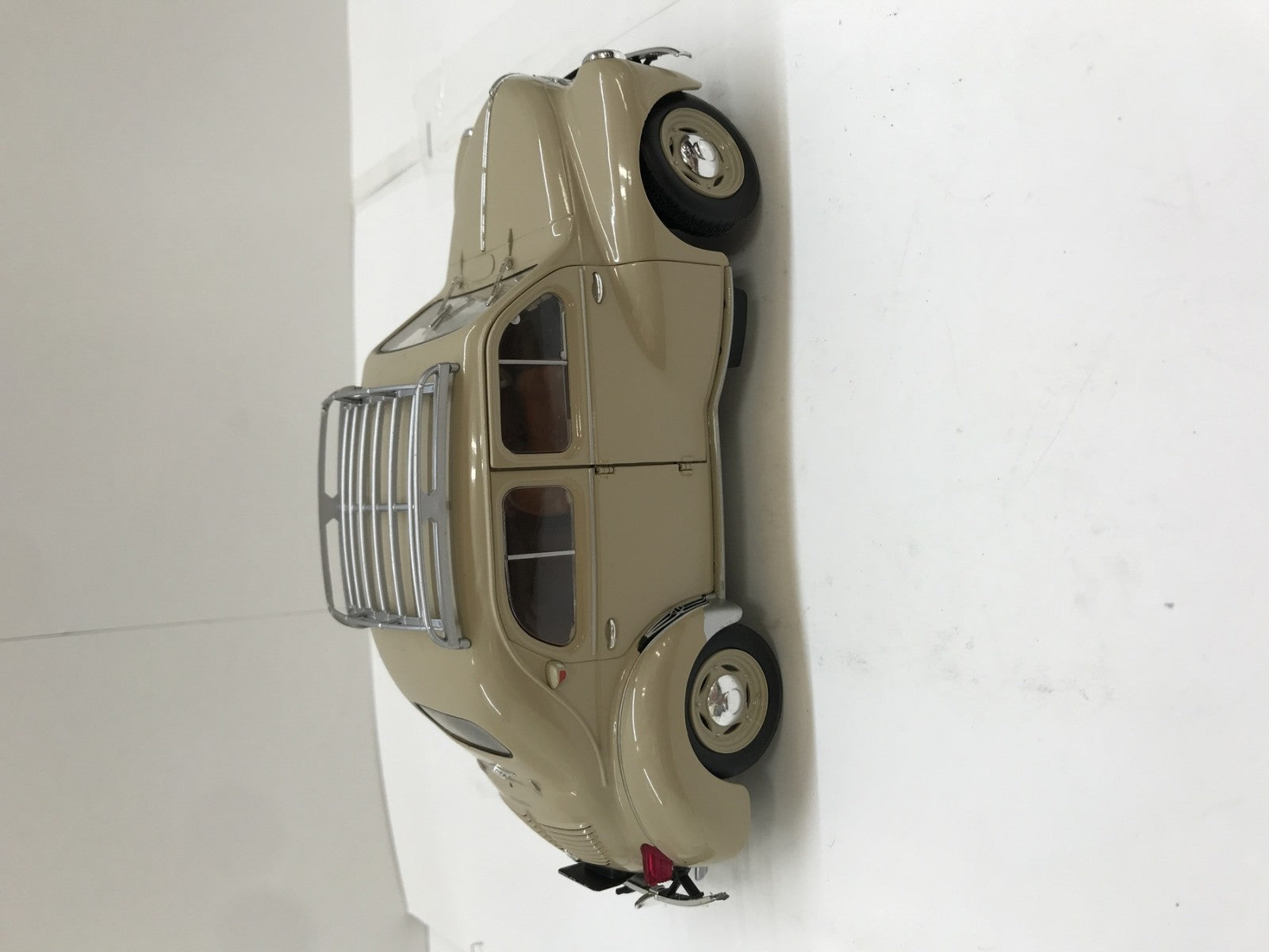 ソリド 1/18 ルノー 4CV スケールカー