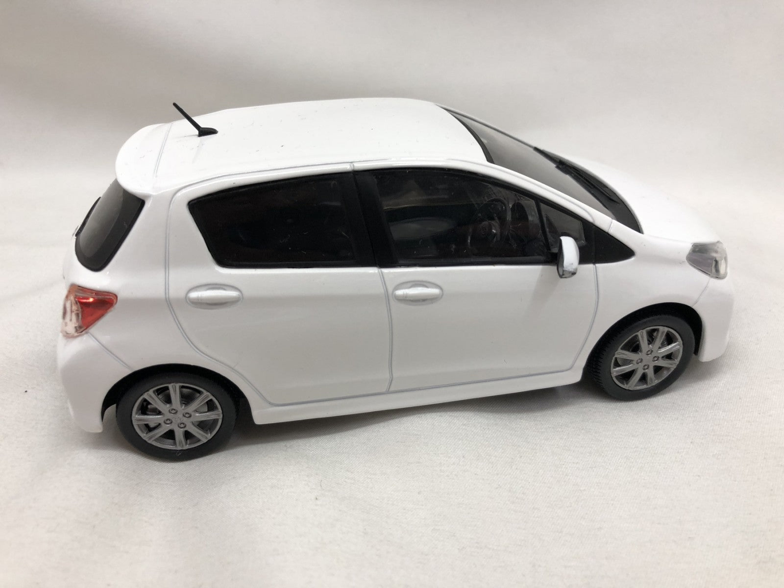1/24 トヨタ ヴィッツ カラーサンプル カラーサンプル