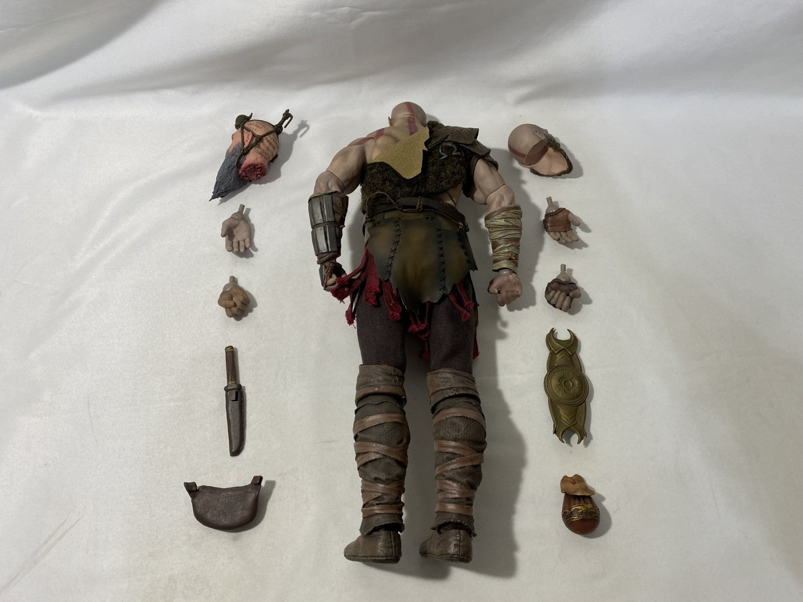 1.モンド ゴッド・オブ・ウォー クレイトス 1/6 デラックス アクションフィギュア フィギュア/グッズ