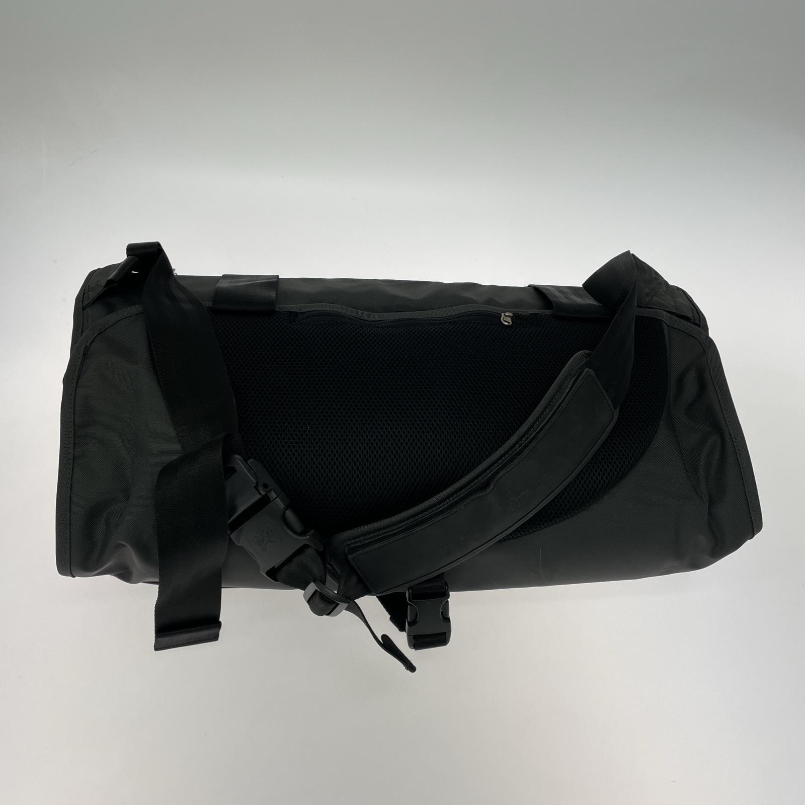 その他バッグ Henty メッセンジャーバッグ グレー