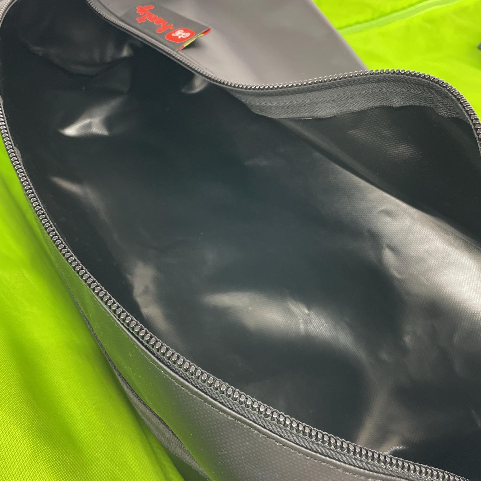 その他バッグ Henty メッセンジャーバッグ グレー