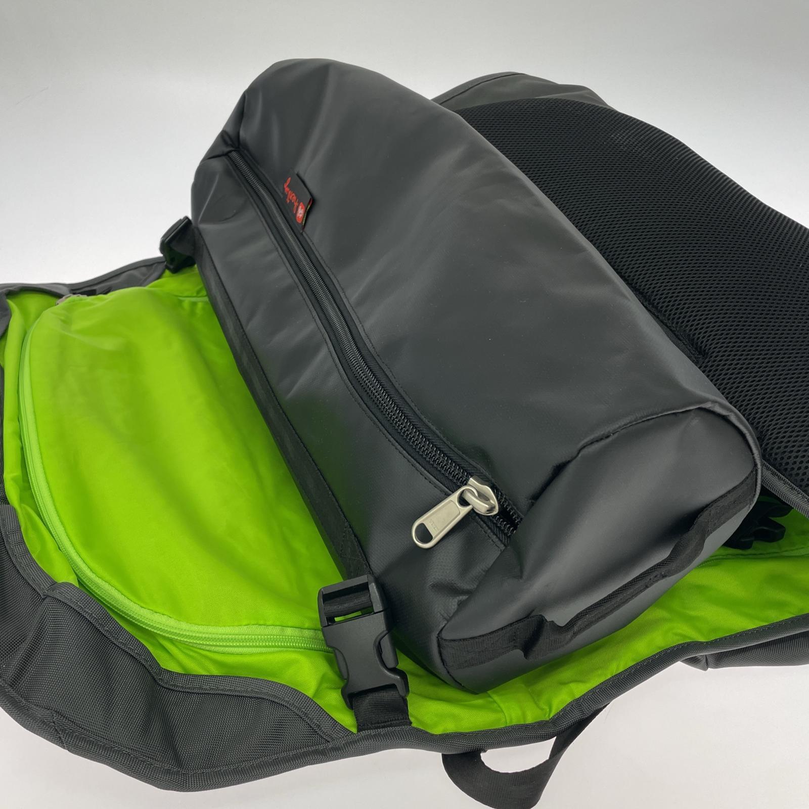 その他バッグ Henty メッセンジャーバッグ グレー