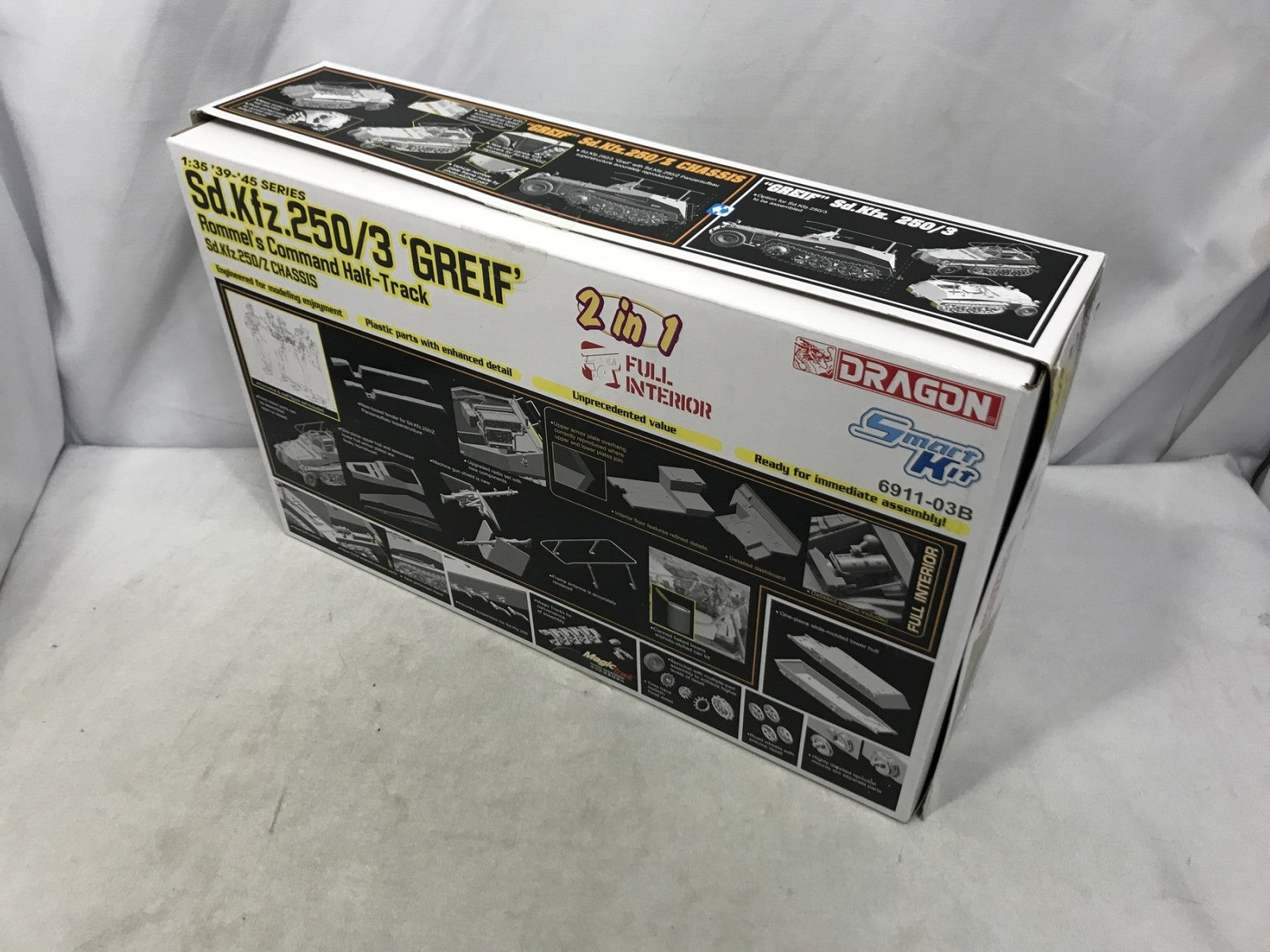 ドラゴン1/35 WW.II ドイツ軍 Sd.Kfz.250/3 グライフ ミリタリープラモ