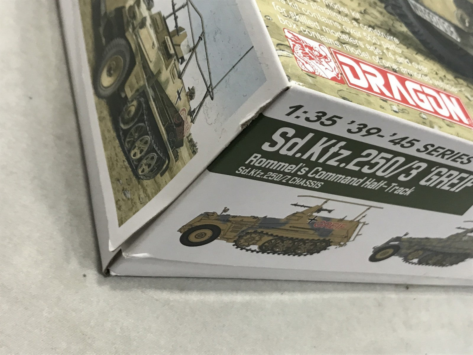 ドラゴン1/35 WW.II ドイツ軍 Sd.Kfz.250/3 グライフ ミリタリープラモ