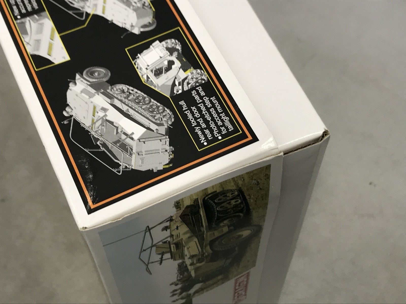 ドラゴン1/35 WW.II ドイツ軍 Sd.Kfz.250/3 グライフ ミリタリープラモ
