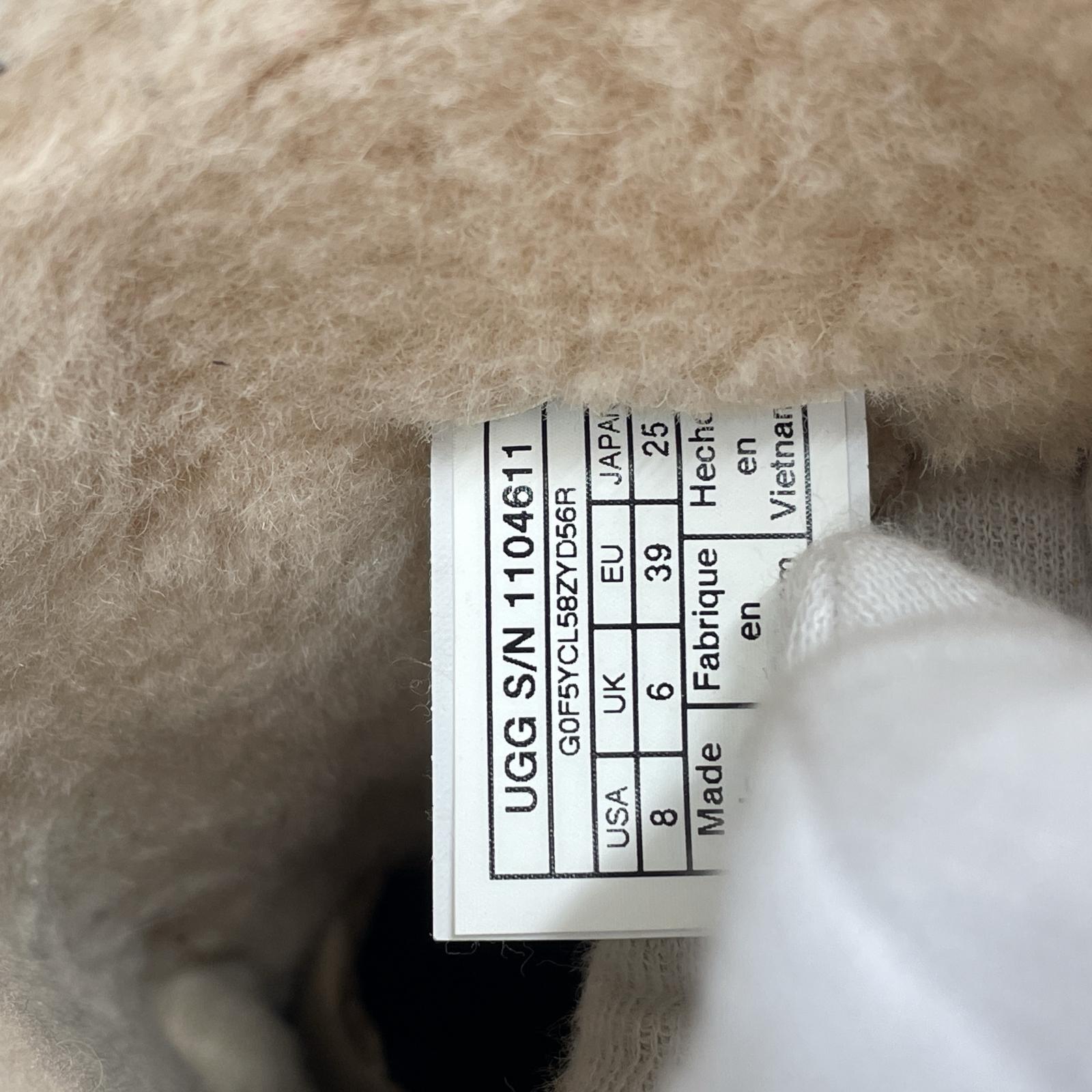 ブーツ UGG/W CLASSIC FEMME SHORT/25㎝/ 25cm (US7 UK6 1/2 EU40) ブラウン