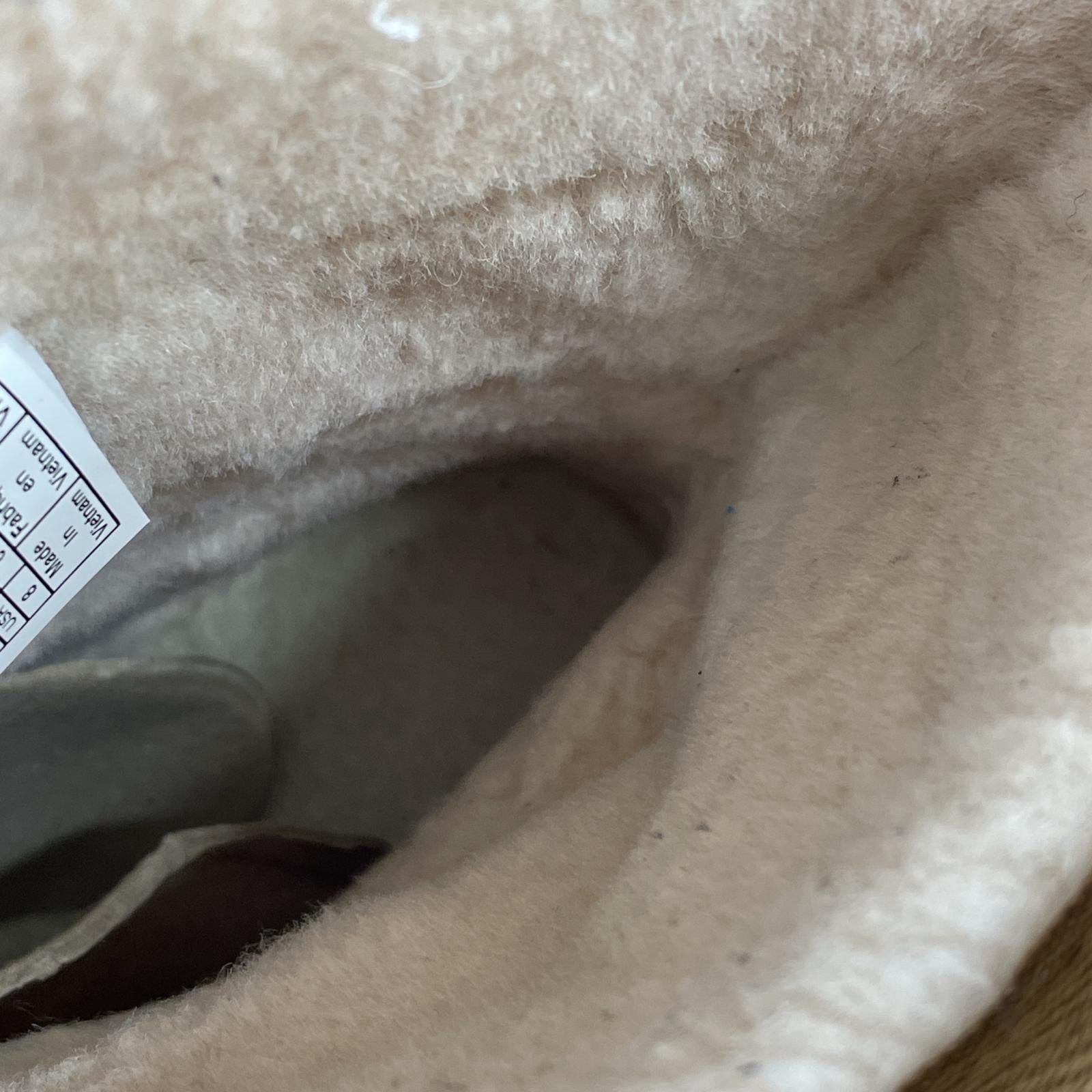 ブーツ UGG/W CLASSIC FEMME SHORT/25㎝/ 25cm (US7 UK6 1/2 EU40) ブラウン