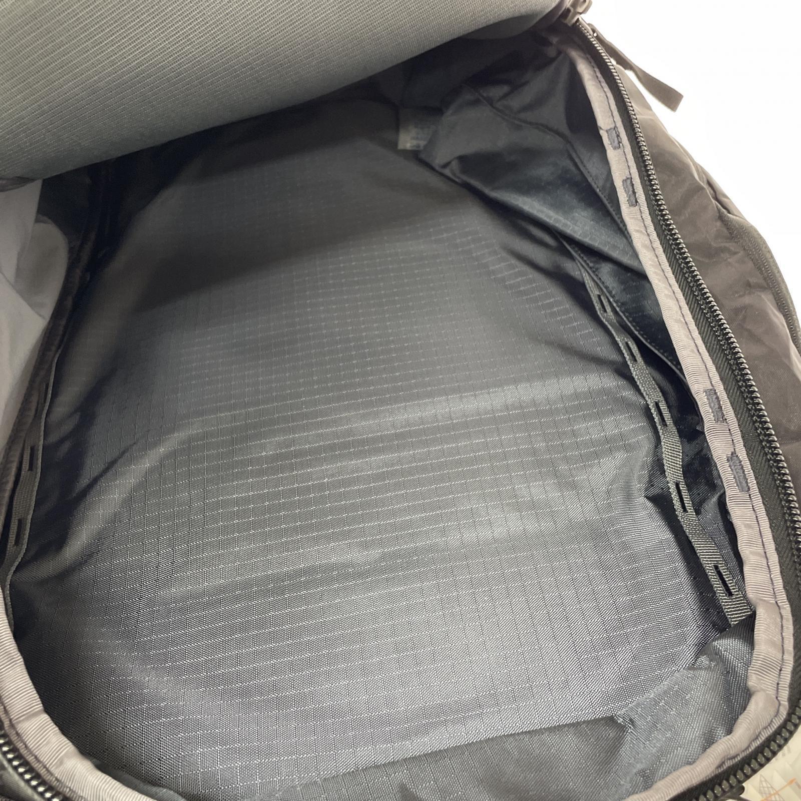 その他バッグ able carry max nylon backpack ブラック