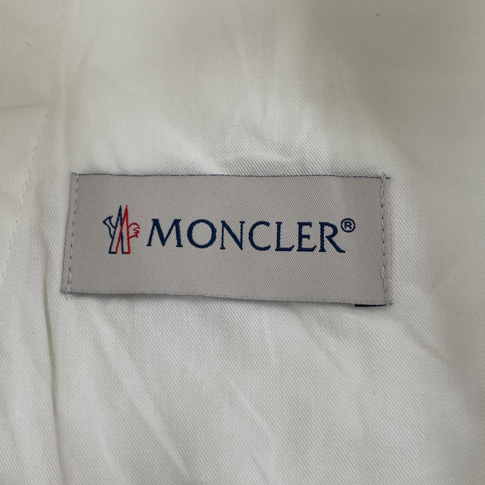 ショートパンツ MONCLER PANTALONE BERMUDA ハーフパンツ H10912B00006 57448 白 (46) ホワイト