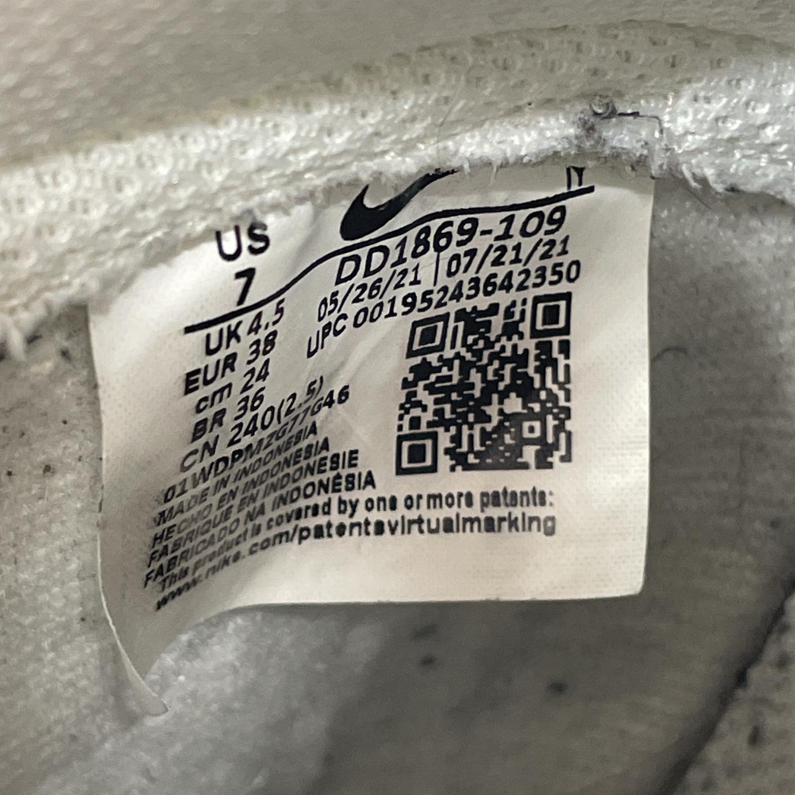 スニーカー 24.0 DD1869-109DUNK HIGH 24cm (US6 UK5 1/2 EU38) ホワイト
