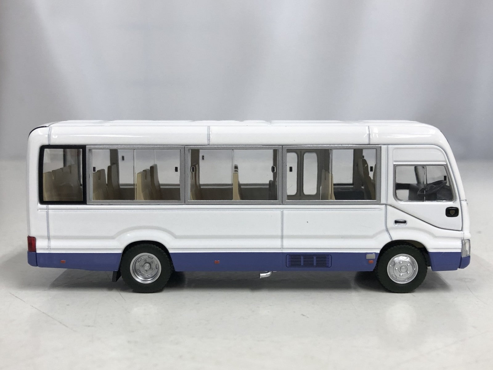 トミカリミテッドヴィンテージネオ LVーN326a 日野リエッセII LX トミカ