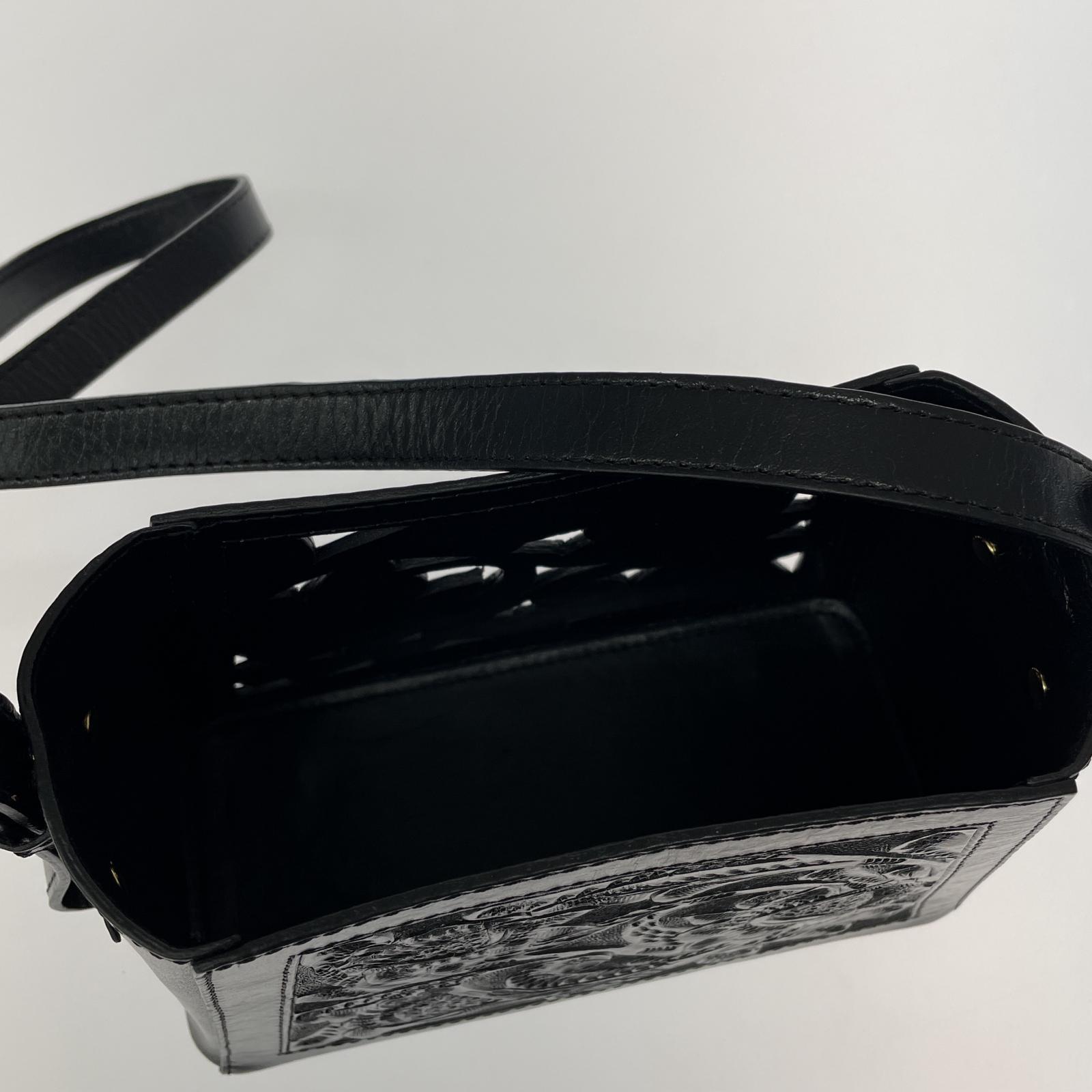 ショルダーバッグ CARVING TRIBES カットワークススクエアバッグ BLK ブラック