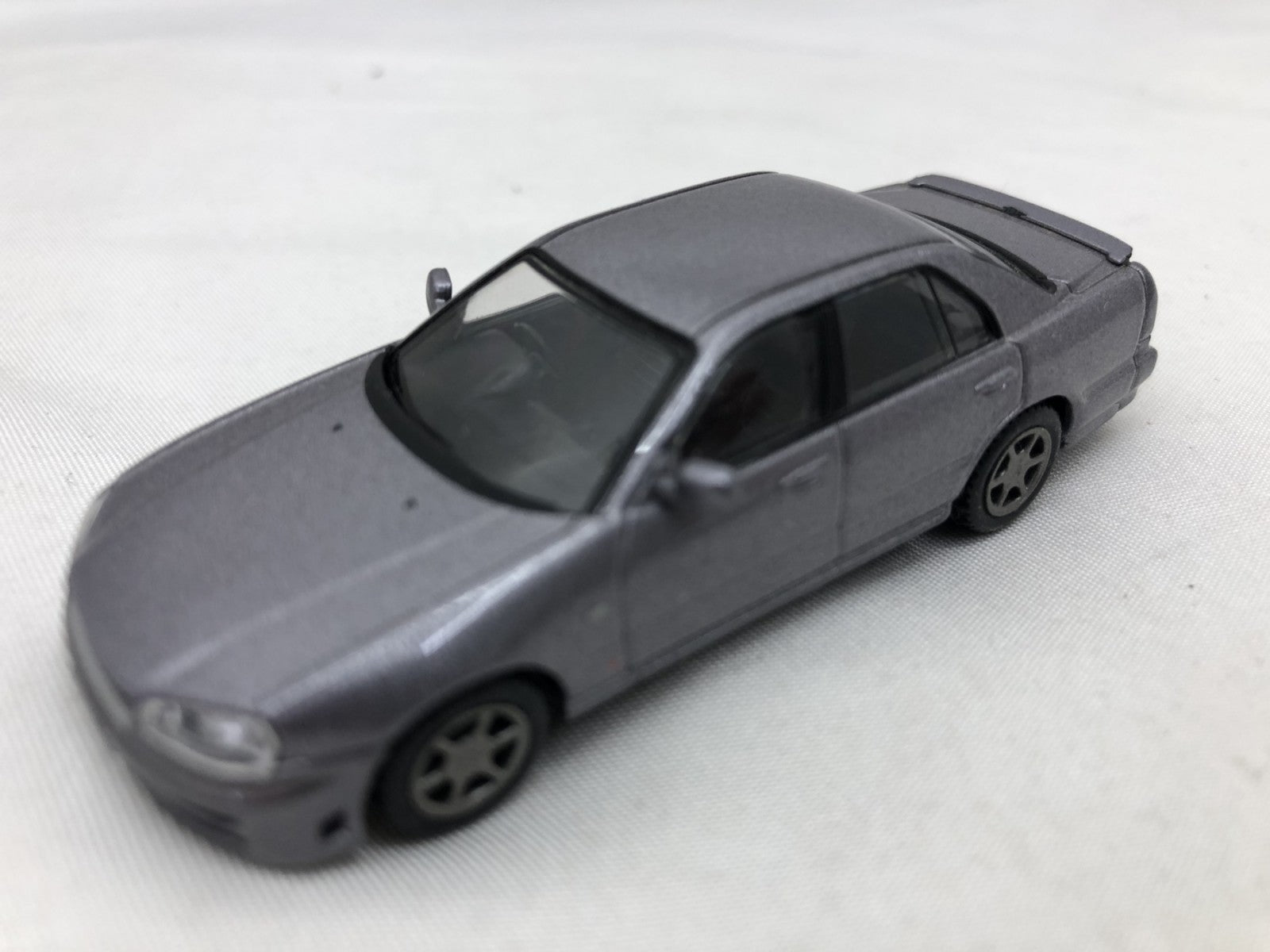 LV NEO スカイライン 25GTターボ トミカ