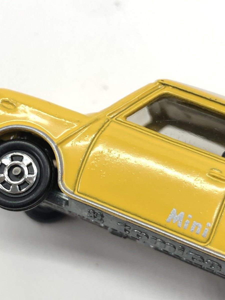 ミニクーパー 黄色 F8 トミカ