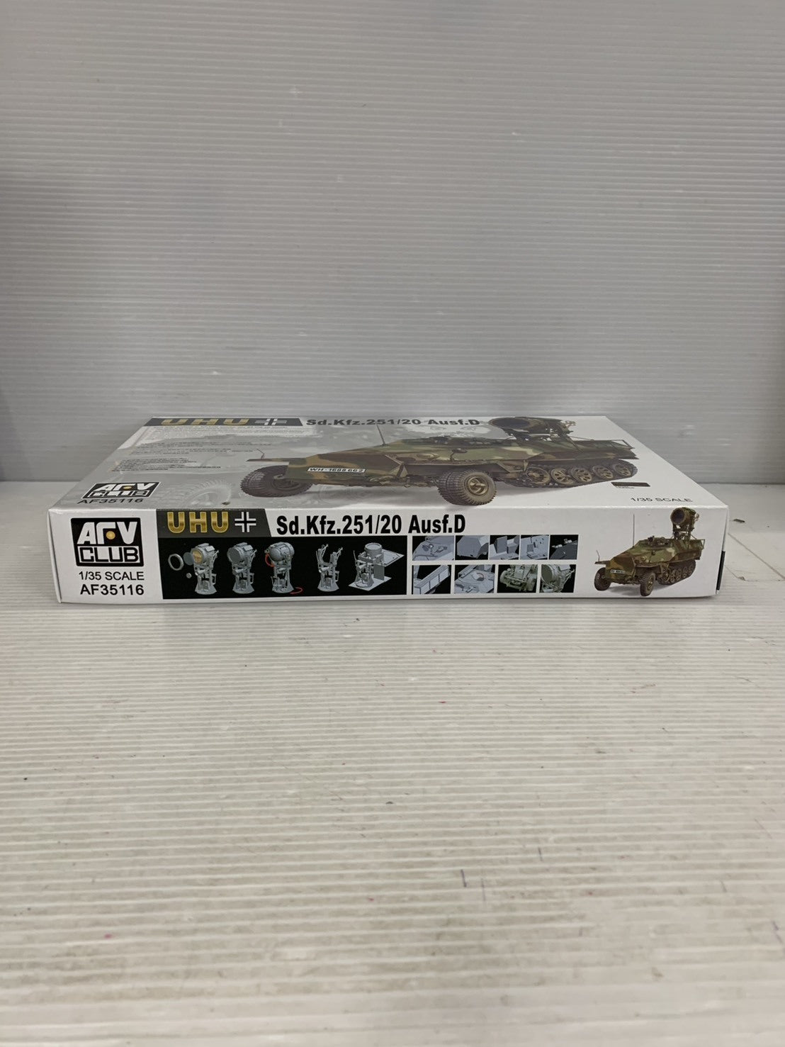 1/35 Sd.Kfz.251/20Ausf.D ウーフー赤外線暗視装置装備 ミリタリープラモ