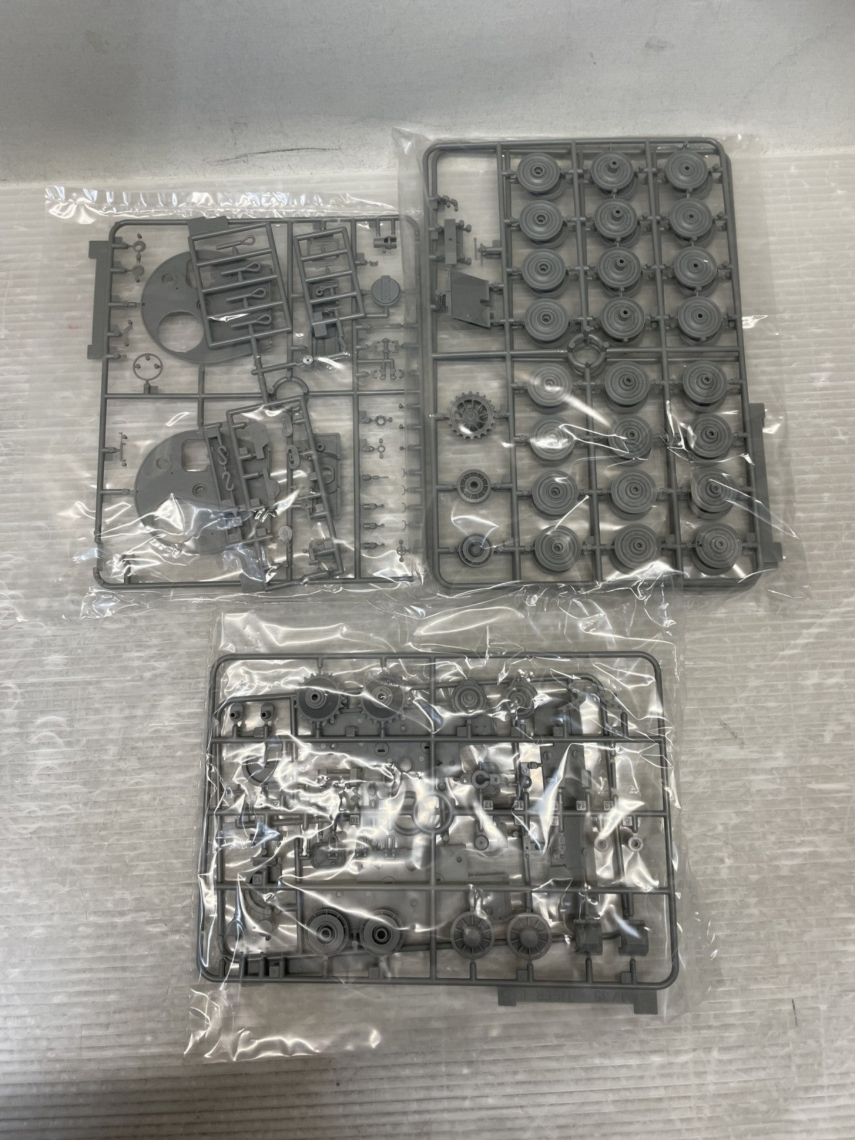 1/35 WW.II ドイツ軍 ティーガーI 後期生産型 ヴィットマン ミリタリープラモ