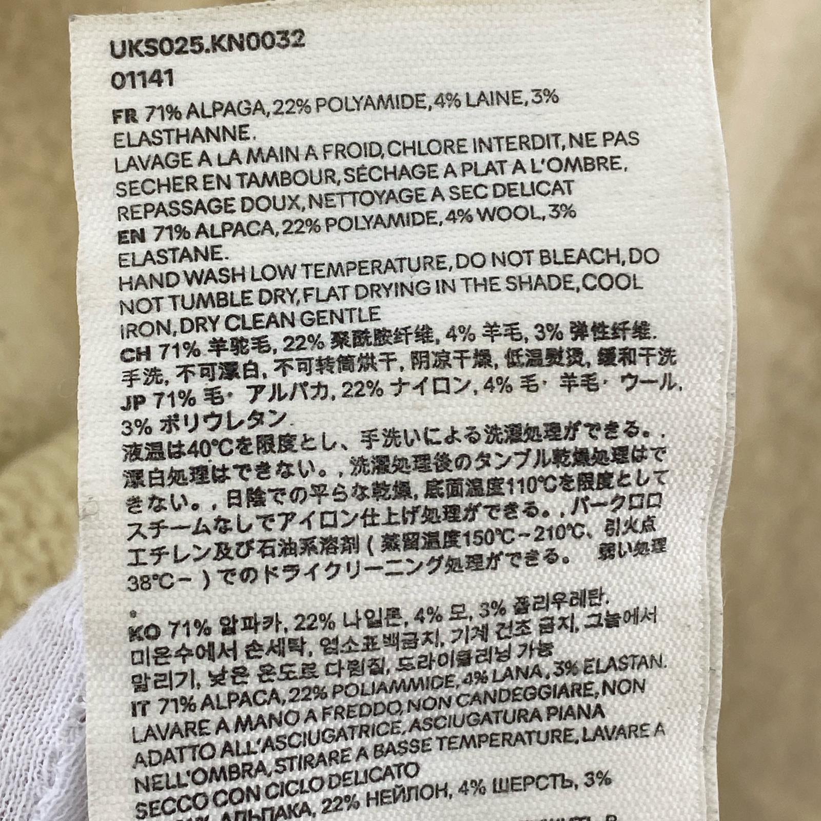 ニット 首使用感