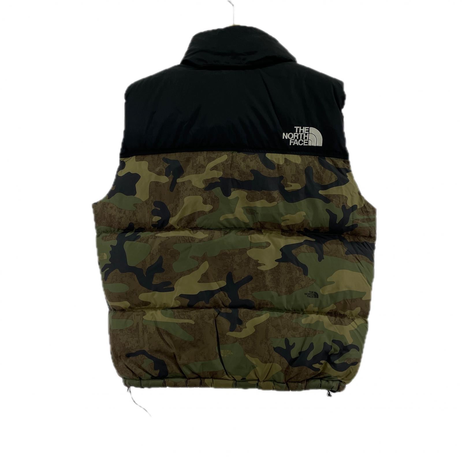 ダウンベスト Novelty Nuptse Vest カモ (M) M