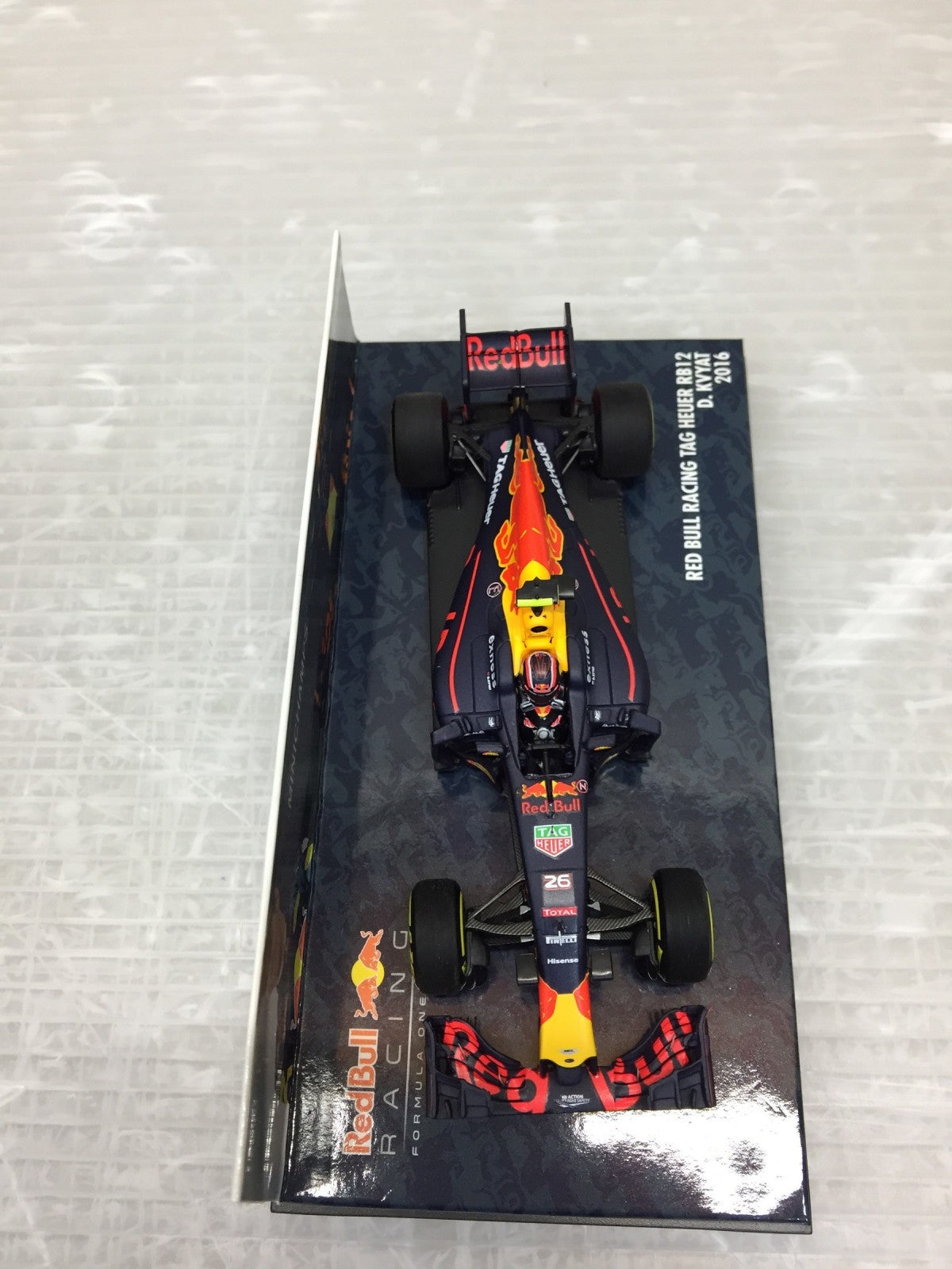 PMA 1/43 レッド ブル レーシング タグホイヤー RB12 ダニール スケールカー