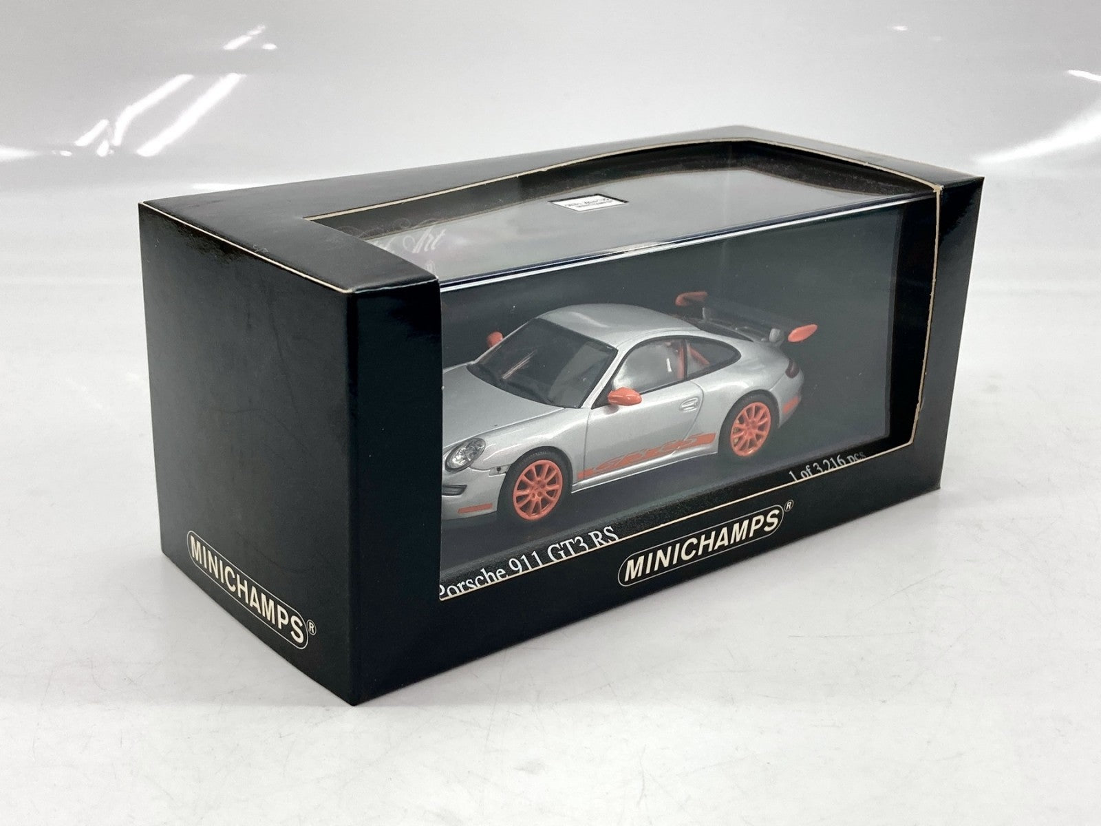 MINICHAMPS Porsche 911 GT3 RS スケールカー