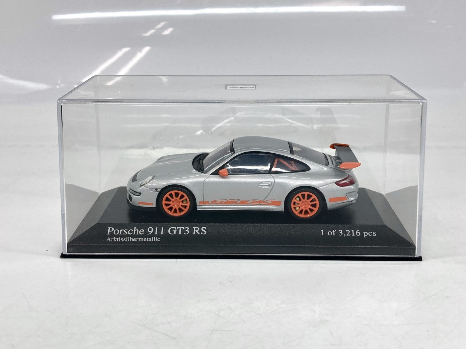 MINICHAMPS Porsche 911 GT3 RS スケールカー