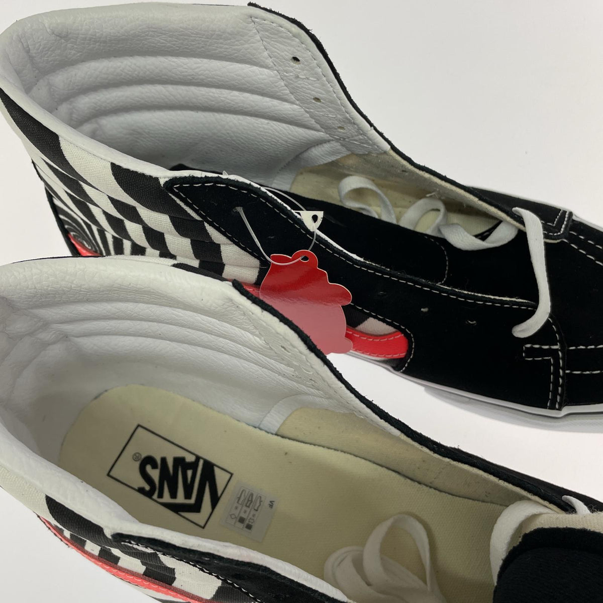 スニーカー SK8-HI BLACK/FIERY CORAL 28.5cm (US10 1/2 UK10 EU47)