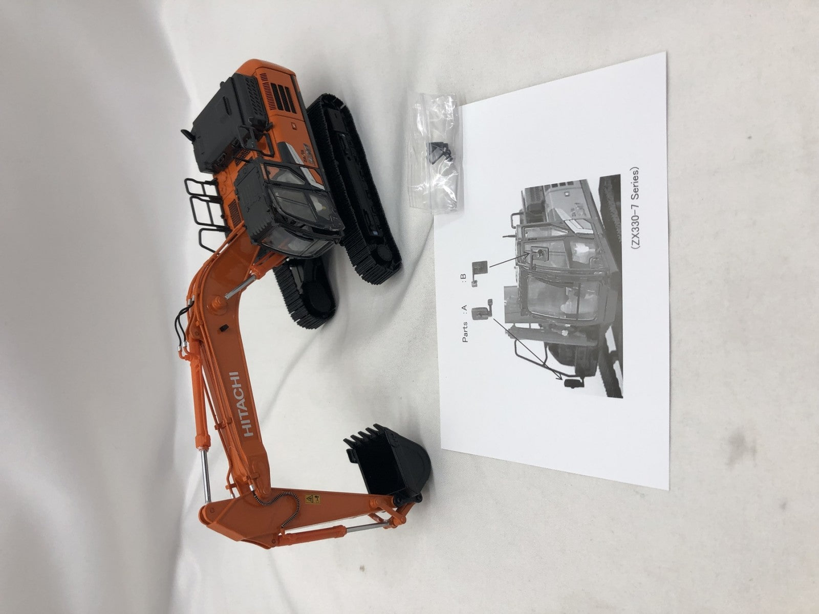 日立建機 1/50 ZAXIS330 ミニカーその他