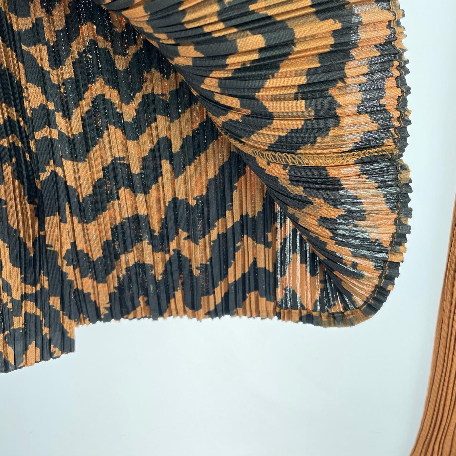 長袖Tシャツ ISSEY MIYAKE 長袖Tシャツ・カットソー ブラウン