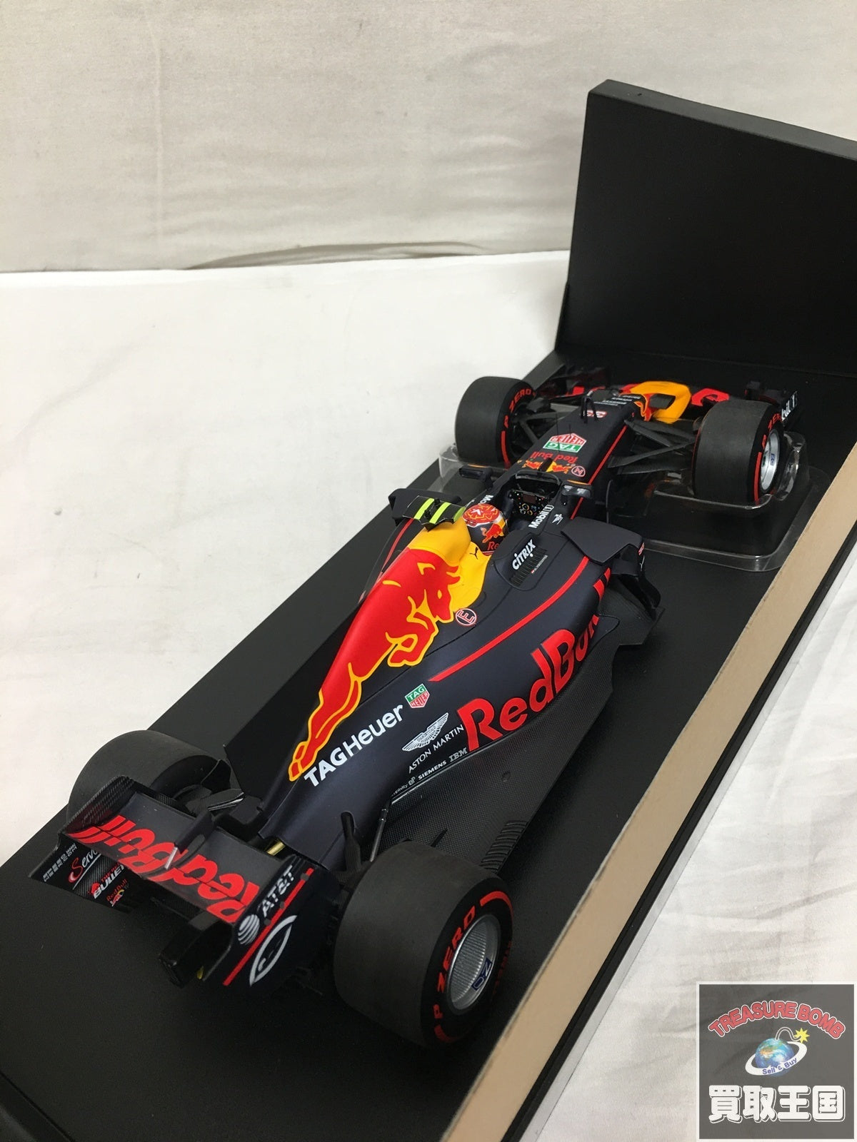 1/18 RED BULL RACING TAG-HEUER RB13 2017 スケールカー