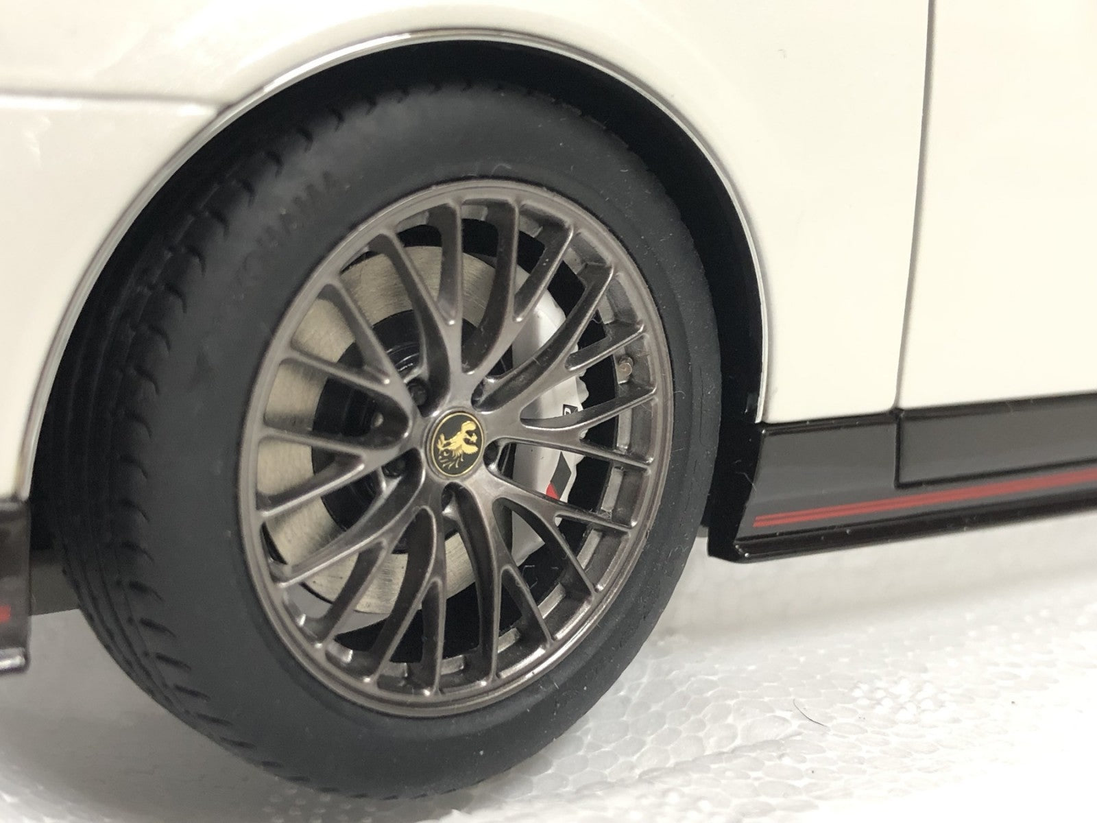 1/18 トヨタ センチュリー GRMN パール・ホワイト スケールカー